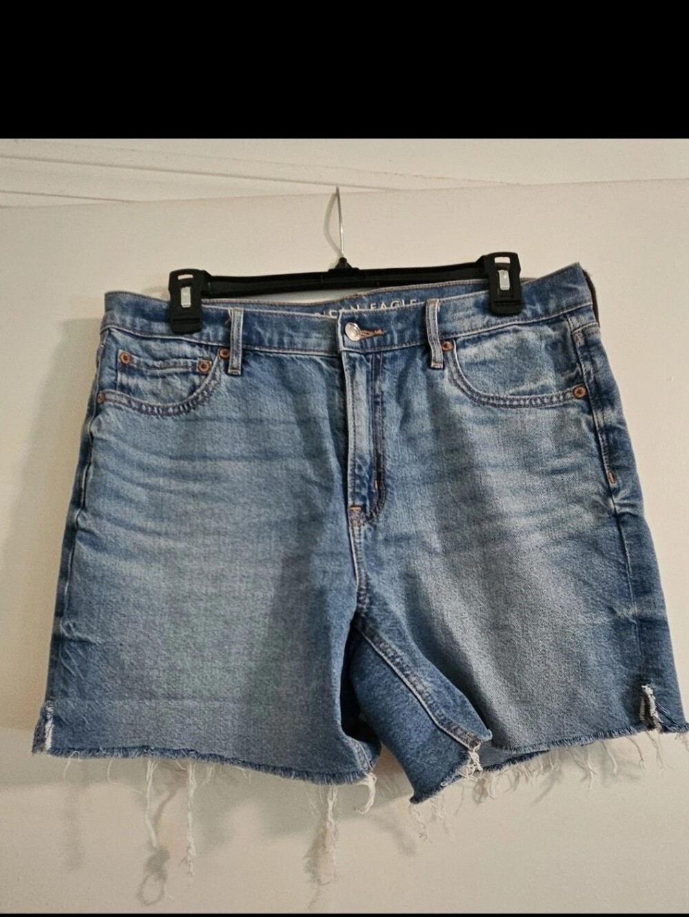 American Eagle High Rise Relaxed Short Size 6 Strigid Blue Medium Wash